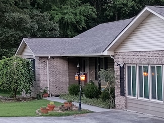 500 Golf Shores Dr, Winchester, TN 37398