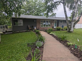 401 Hillcrest Dr, Decorah, IA 52101