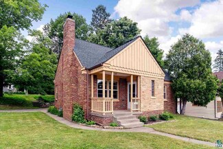 409 W Arrowhead Rd, Duluth, MN 55803