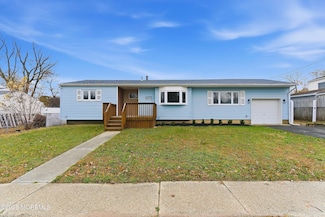 975 Hunt Dr, Toms River, NJ 08753