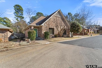 7802 Chancery Ln, Tyler, TX 75703