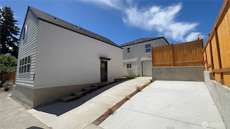 8040 19th Ave NW, Seattle, WA 98117