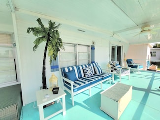 858 La Costa Ln, North Fort Myers, FL 33917