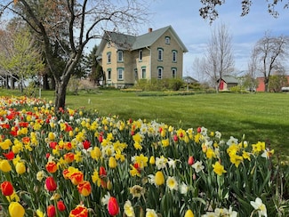 W10520 Ghost Hill Rd, Columbus, WI 53925