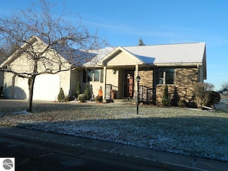 210 Cresthaven Ln, Mount Pleasant, MI 48858