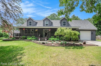 2400 Rolandale, West Bloomfield, MI 48324