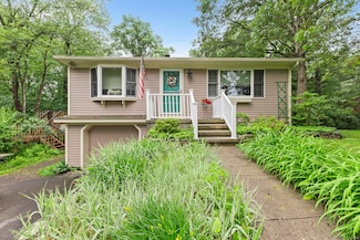161 Jockey Hollow Rd, Monroe, CT 06468