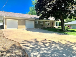 304 Dewey Dr, Jacksonville, IL 62650