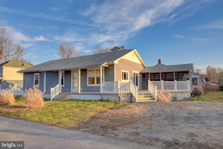 1002 Marshall Ave, Colonial Beach, VA 22443