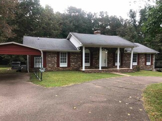 285 Walkertown Dr, Savannah, TN 38372
