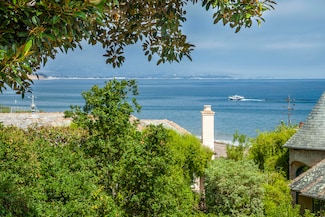 34 Seaview Dr, Santa Barbara, CA 93108