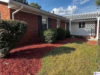 208 Skyline Dr, Campbellsville, KY 42718