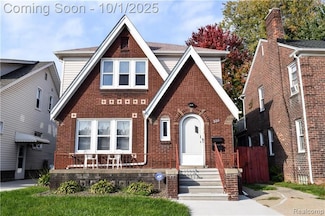 360 Kings Hwy, Wyandotte, MI 48192