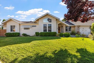219 Clover Place, Moxee, WA 98936