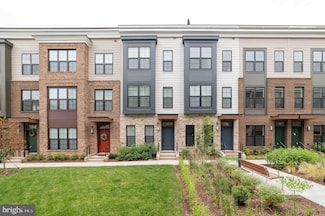 7353 Blade Dr, Falls Church, VA 22042