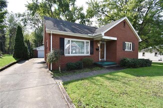 207 E Water St, Hubbard, OH 44425