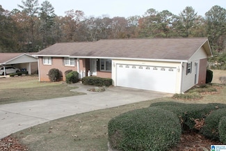 405 Chickasaw Dr, Anniston, AL 36206