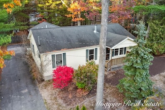 318 Elm Ave, Roscommon, MI 48653