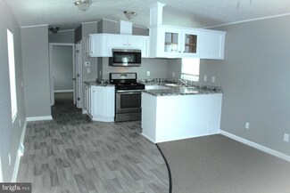 8 Del Haven Ct, Wilmington, DE 19809