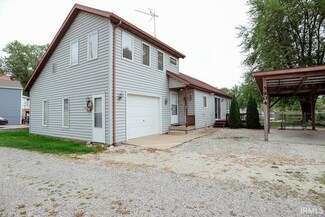 5904 N Center St, Columbia City, IN 46725
