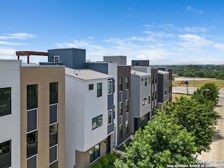 7942 Kennedy Hill Dr Unit 8, San Antonio, TX 78235