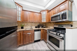 259 Griffith St Unit 1, Jersey City, NJ 07307