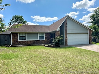 204 E 24th Ct, Owasso, OK 74055