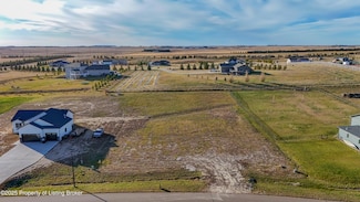 4127 Acres Dr, Dickinson, ND 58601
