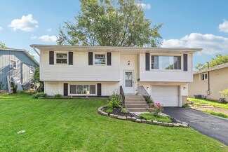 313 Crest Dr, Cary, IL 60013