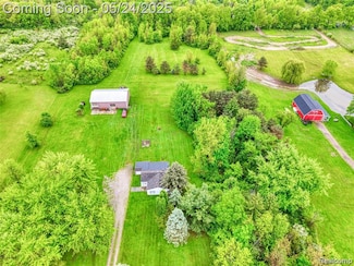 10430 E Lippincott Blvd, Davison, MI 48423