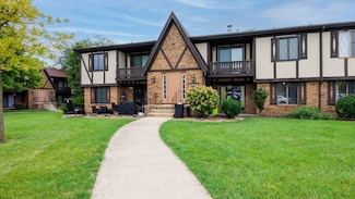 2010 Tracy Dr Unit 1, Bloomington, IL 61704