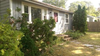 42 Narragansett St, Teaticket, MA 02536