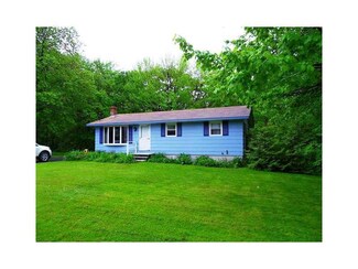 21 Bowdoin St, Lisbon Falls, ME 04252