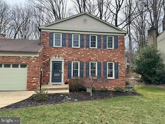 4407 Loganberry Ln, Dumfries, VA 22025