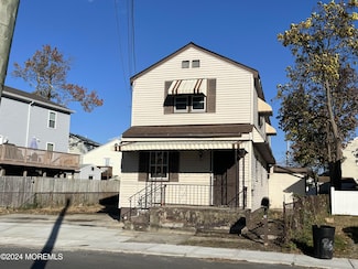 16 Woodside Ave, Keansburg, NJ 07734