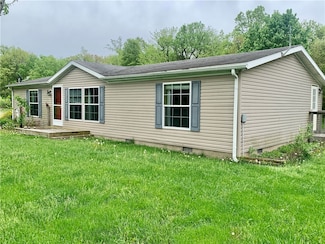 280 S Myrtle St, Beecher City, IL 62414