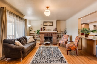 4749 Trumbull Ave SE, Albuquerque, NM 87108