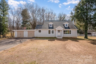 2752 Peachtree Rd, Statesville, NC 28625