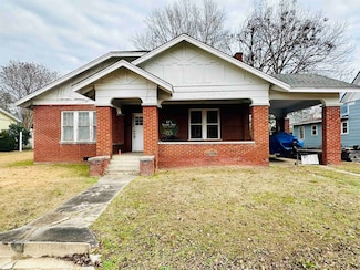 219 W Court Ave, Selmer, TN 38375