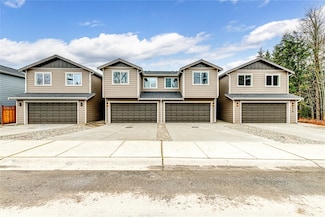 208 Creekside Dr, Port Angeles, WA 98362