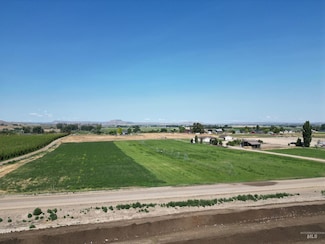 26737 Chips Ln, Parma, ID 83660