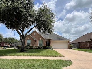7707 Misty Lake Ln, Pearland, TX 77581