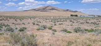 6425 Country Rd, Winnemucca, NV 89445