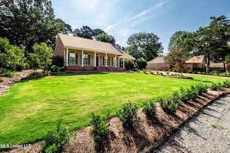 220 Lakeshore Dr, Madison, MS 39110