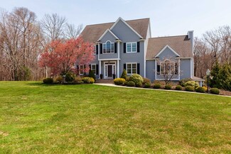 126 Meadowbrook Ln, Westport, MA 02790
