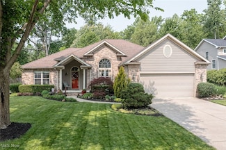 126 Timber Ridge Dr, Elyria, OH 44035