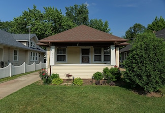 824 Lebanon St, Aurora, IL 60505