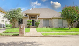 8014 N Circle Dr, Houston, TX 77071