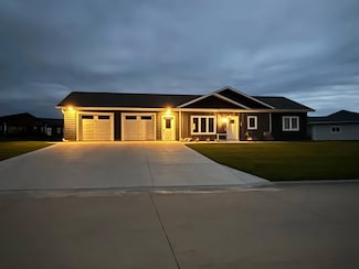 2661 Warren Cir, Rock Valley, IA 51247