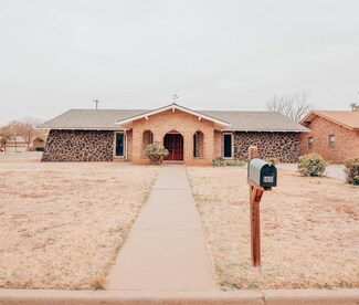 1401 Holliday St, Plainview, TX 79072